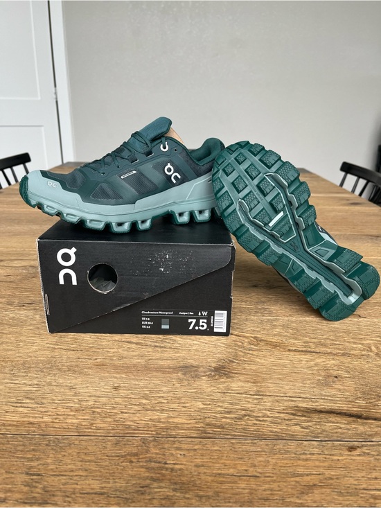 On Running Shoes - Size 7.5W On Cloud Cloudventure Waterproof Juniper / Sea 22.99616